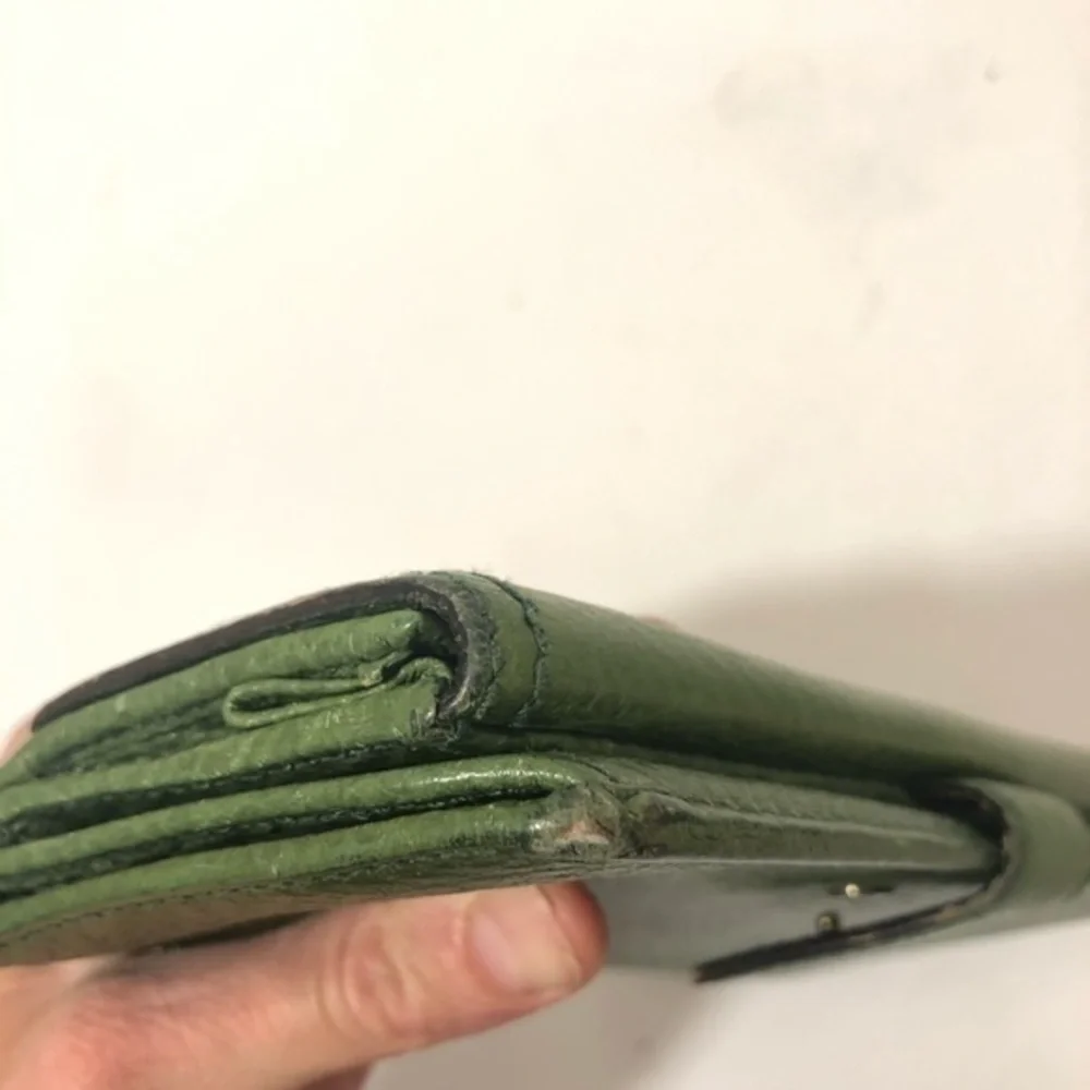 Gucci green leather wallet